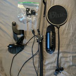 Blue Yeti Game Streaming USB Condenser Microphone Kit