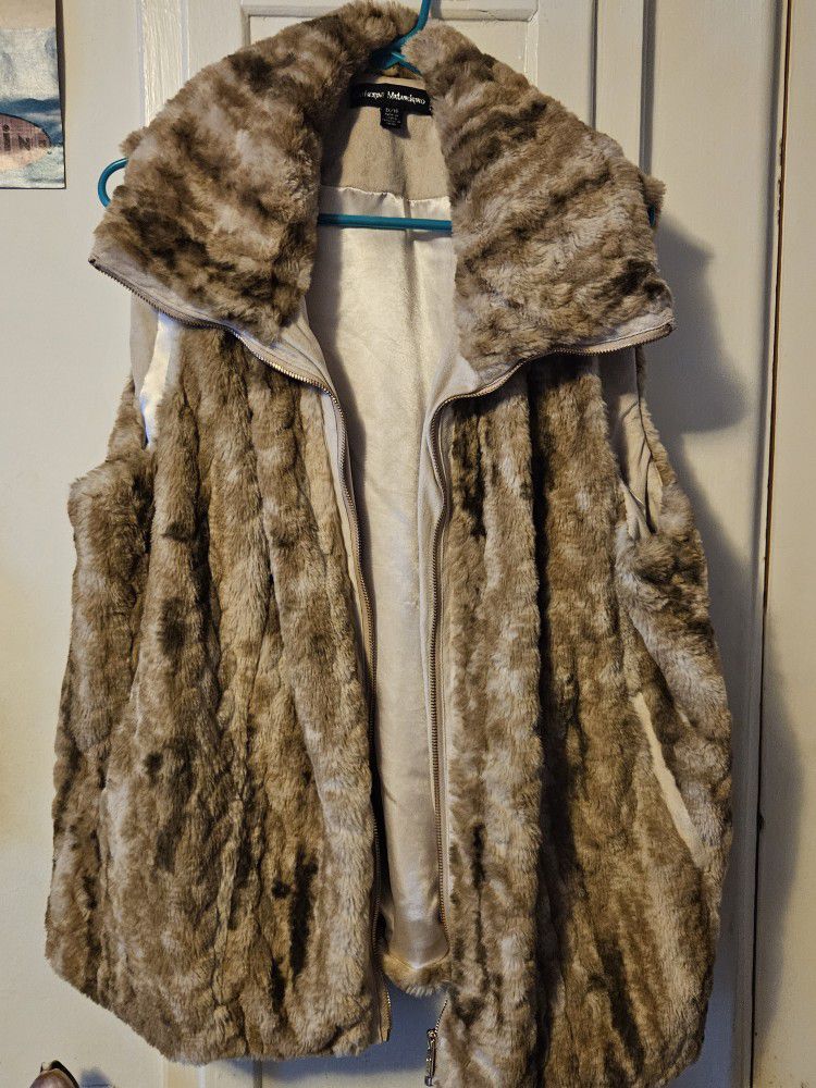 Catherine Maladrino Furry Vest/pockets