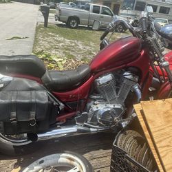 1991 Suzuki intruder, 750  Parts Not Complete
