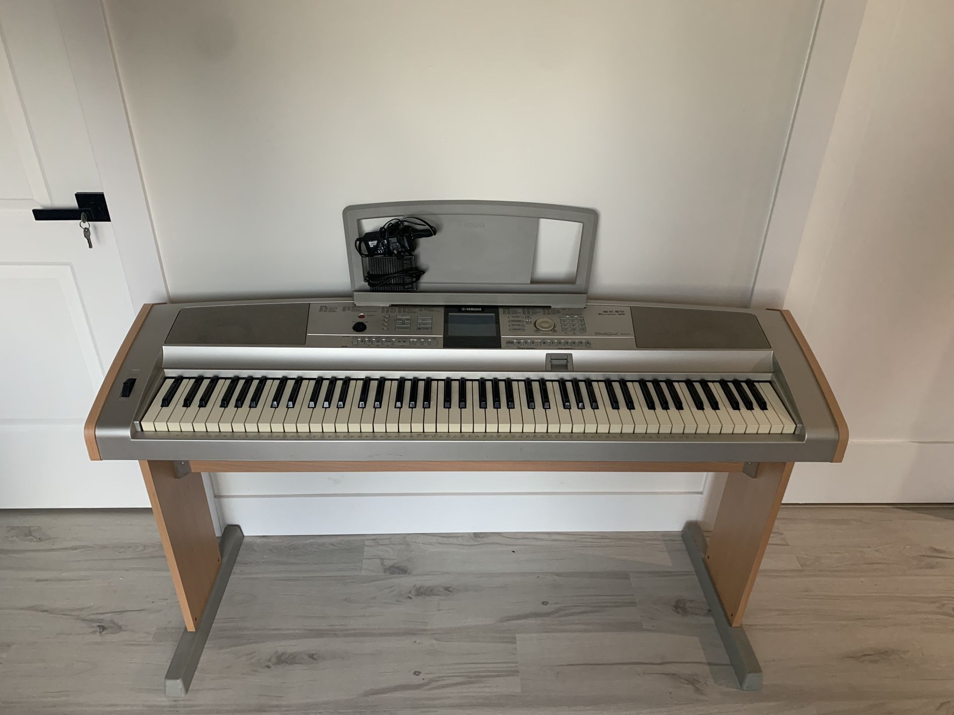 Yamaha DGX-505 Keyboard