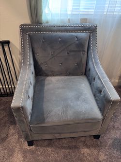 Gray Velvet Tufted Accent Chair