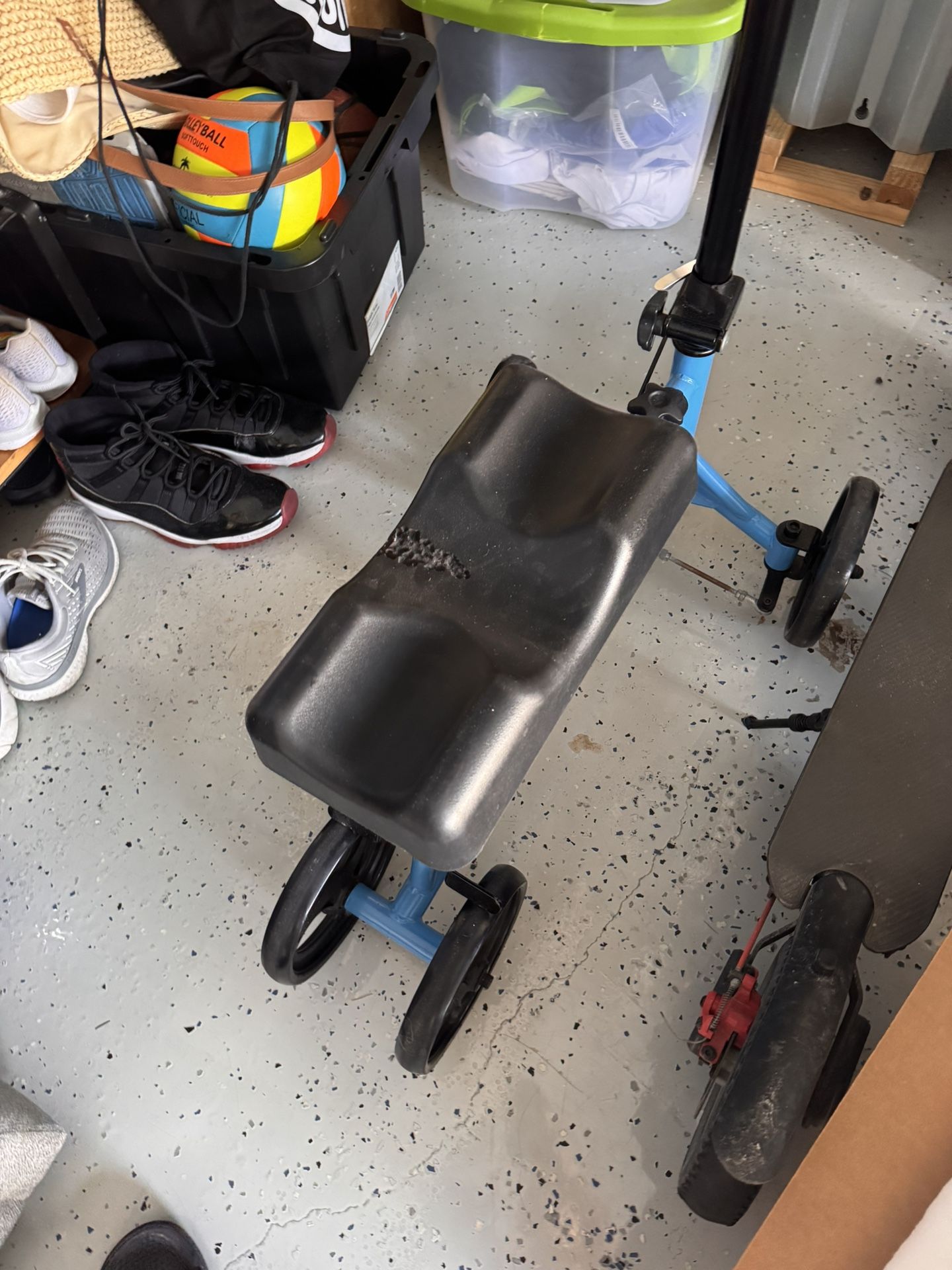Assisted One Leg Scooter 