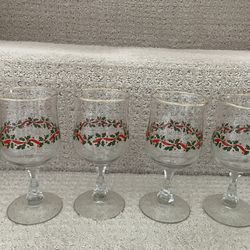 4-Holly-Berry Gold-rimmed Goblet Glasses