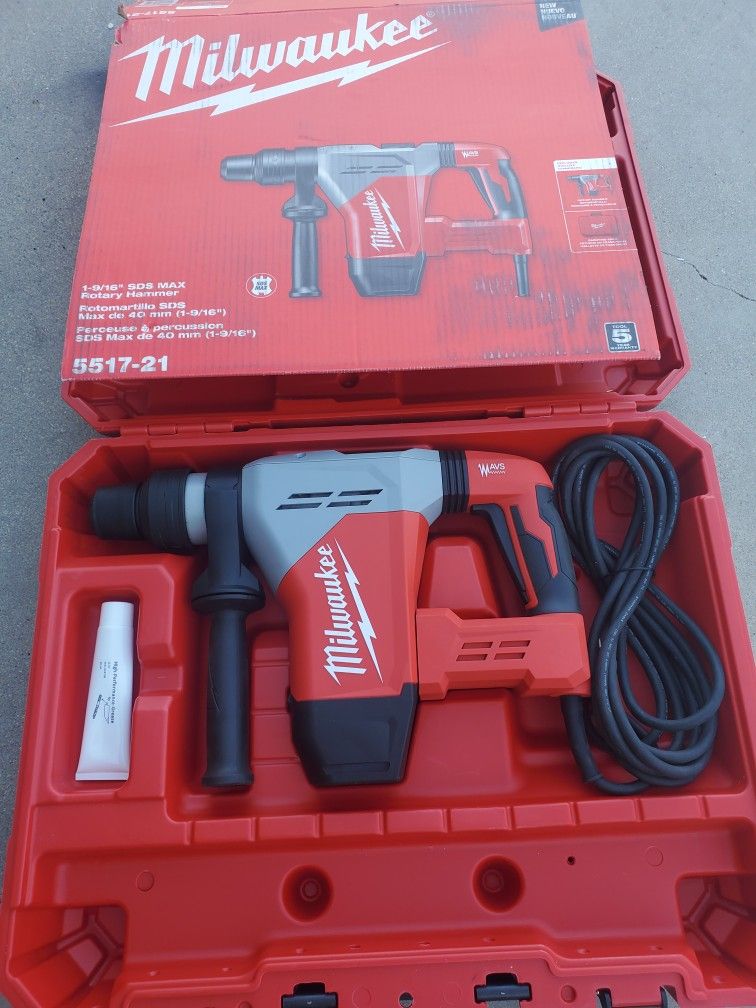 Milwaukee
1-9/16 in. SDS-Max Rotary Hammer