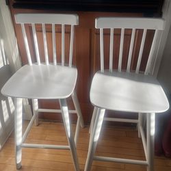 Barstools (White) measurements in photos