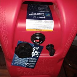 Attwood Portable Marine Boat Fuel Tank 6Gallon with Fuel Gauge