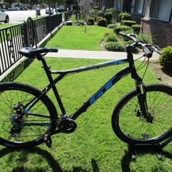 GT Aggressor Pro Black Mountain Bike in Small-Medium-Large

