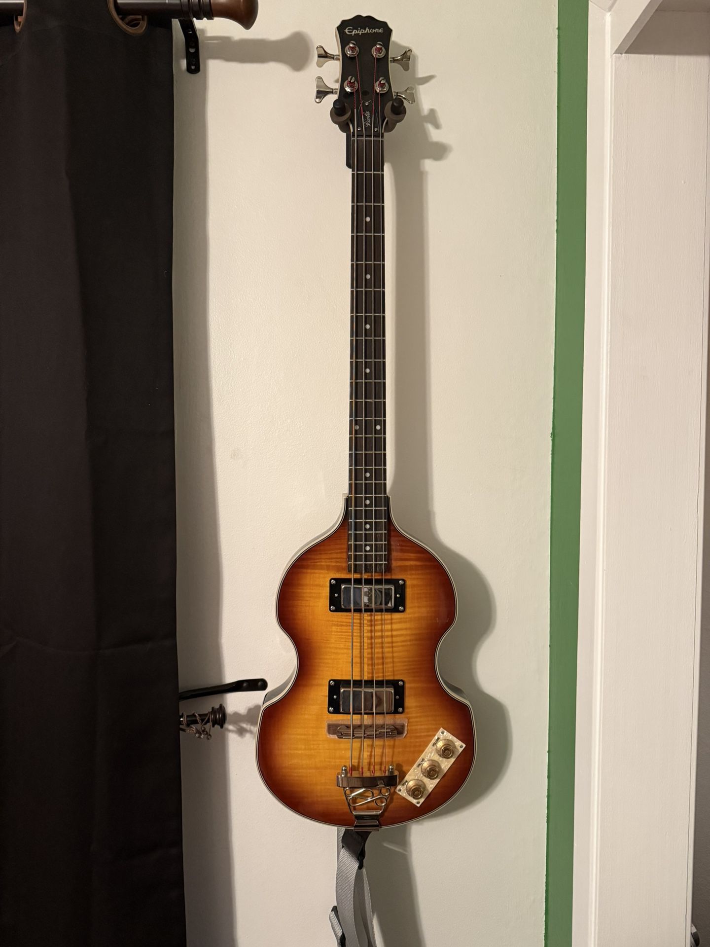 Epiphone Viola Bass Guitar