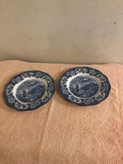 Vintage Lochs of Scotland Royal Warwick 10” Dinner Plates Lot of 2 Loch Dich