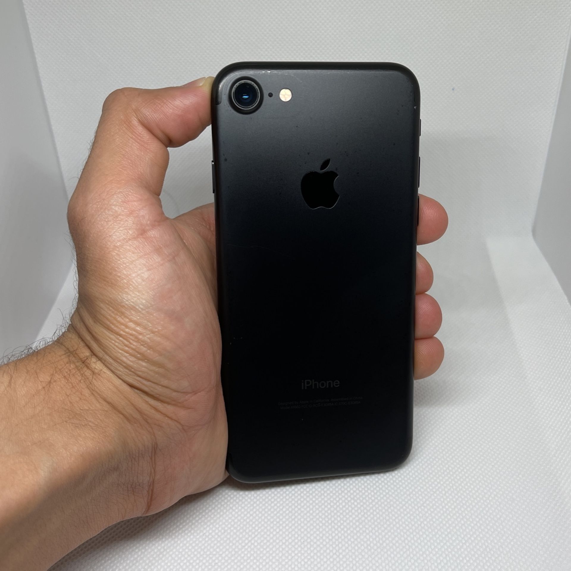 IPhone 7 32gb BLACK(UNLOCKED)