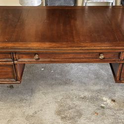 Hardwood Desk - Seven Seas By Hooker Furniture