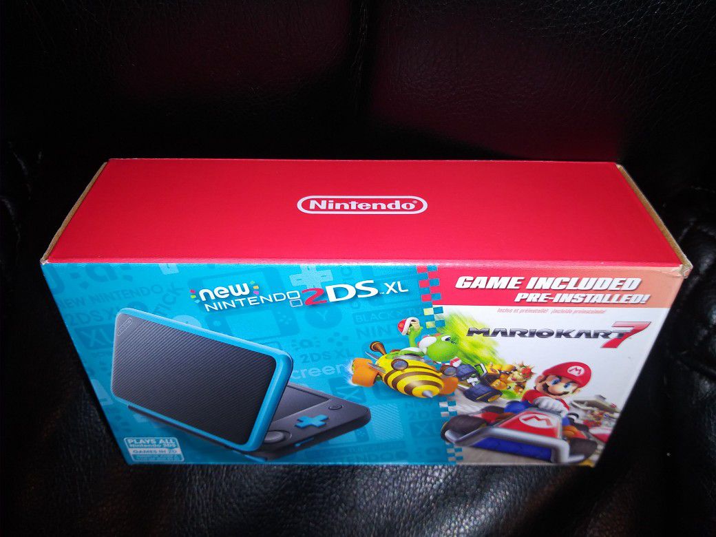 Nintendo 2DS XL NEW With Mario Kart video game