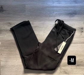 Essential hoodie