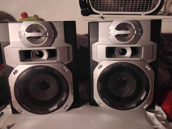Pair Of RCA Home Stereo Speakers 