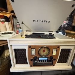 Tocadiscos , Radio ,cd Player $40