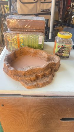 Tortoise Food, Water Bowl & Bedding