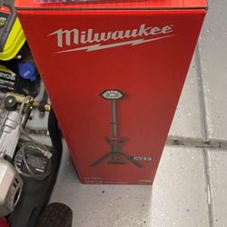 Milwaukee M18 Rocket Light