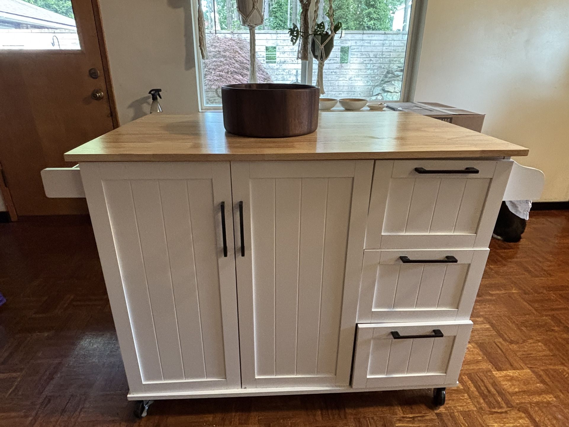 Kitchen Island And Stools