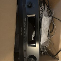 Sony STRDH100 FM stereo/FM-AM receiver (almost New)
