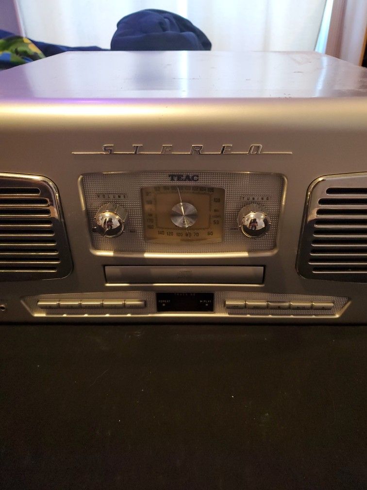 TEAC SL-A200 Stereo, CD, And Record Player