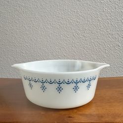 Vintage Pyrex 472 1 1/2 PT Snowflake Garland Casserole Dish Milk Glass