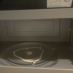 Whirlpool Black Stainless Over The Range Microwave