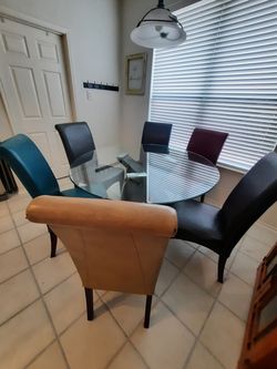 Round Glass Table with 6 Chairs