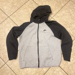 Nike Tech