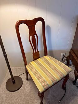 Queen Anne Style Dining Chair with Striped Seat