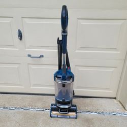 Shark Lift-Away Upright Vacuum Cleaner