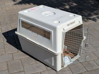 Dog kennel / crate