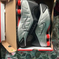 Nike Shox R4