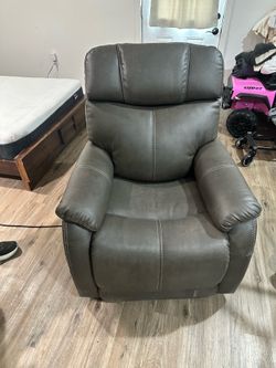 Motomotion lift chair