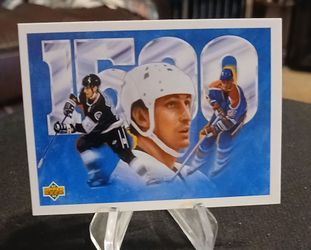 Wayne Gretzky Upper Deck Hockey Card HOF