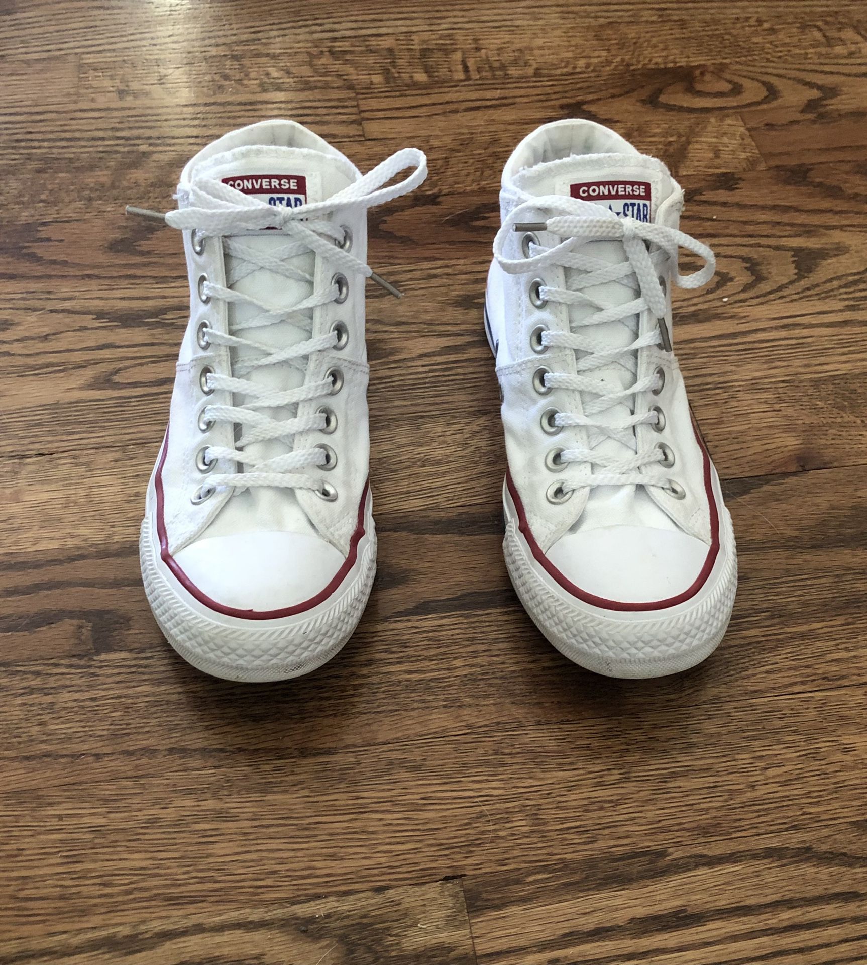 greb detektor plast Converse Chuck Taylor All Star Mid-Top -Women's size 8 (Girls size 6) for  Sale in Arlington Heights, IL - OfferUp