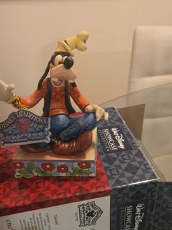 DISNEY COLLECTION FIGURINES