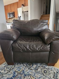 Letter chair