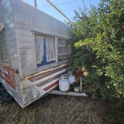 Old RV great Needs Cleaning 