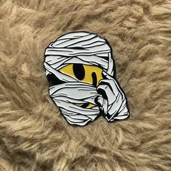 Hat Club Exclusive Mummy Smiley Face Enamel Pin