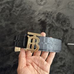 Burberry Reversible belt with gold buckle