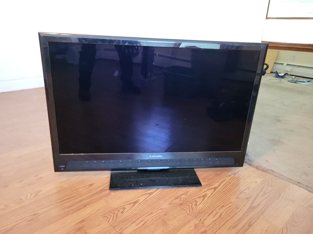 46 Inch Mitubishi Tv