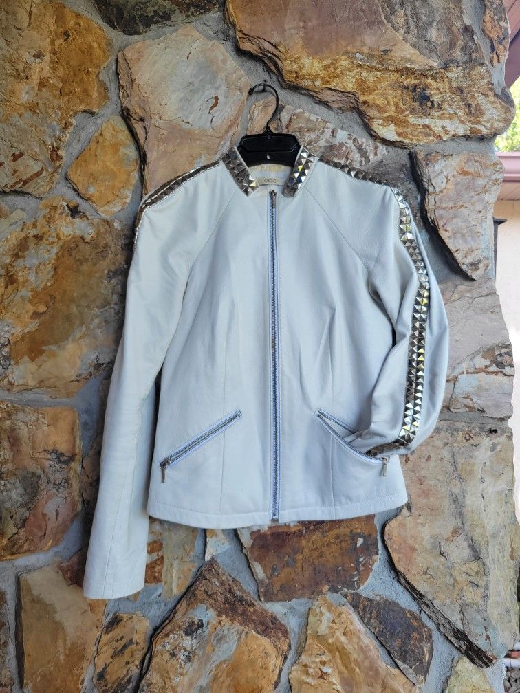 Vintage White Leather Jacket With Silver Studs - Size Small