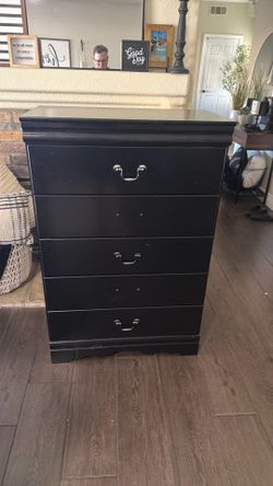 Dresser-Black
