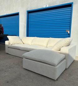 Reversible Cloud Couch from Living Spaces 🛻Delivery Available🛻