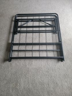 Zinus Metal King-size bed frame 14"