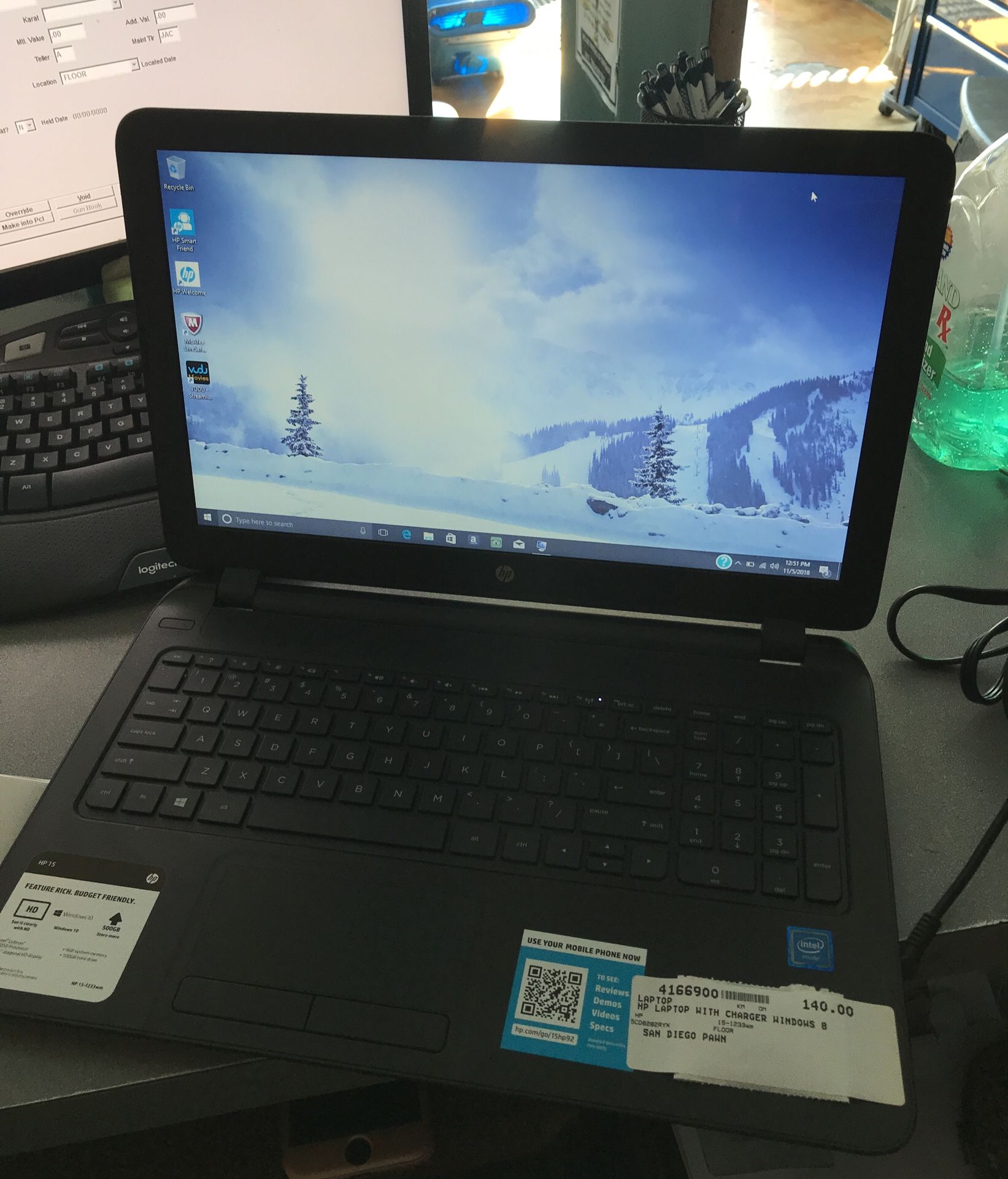 Hp laptop with charger windows 8 witch charger