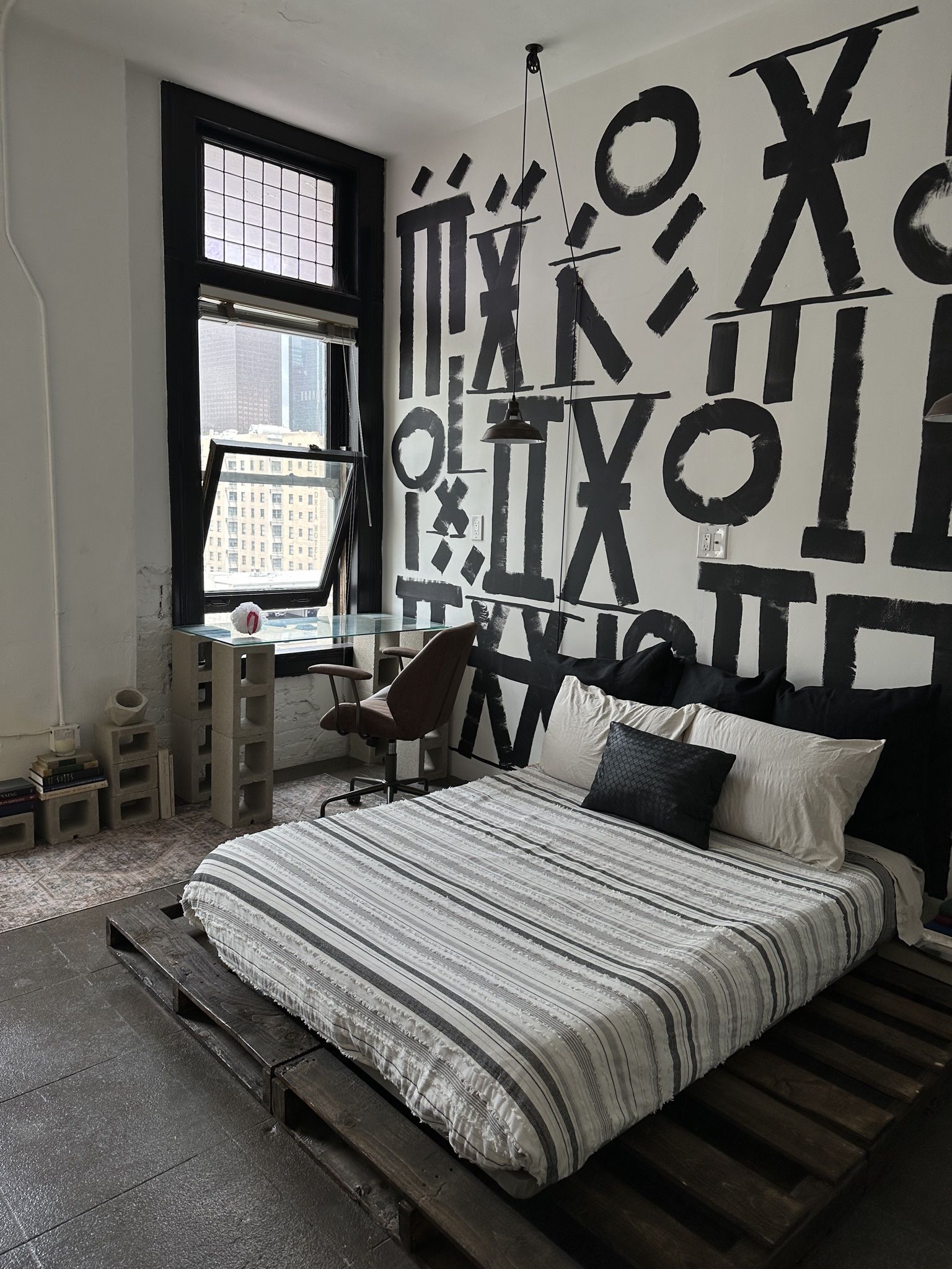 FULL SIZE MATTRESS AND CUSTOM PALLET FRAME,All Products : American Fashion Style Bags On Sale