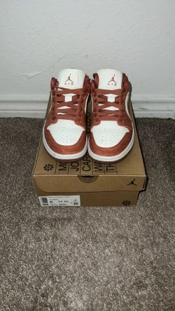 WMNS AIR Jordan 1 LOW Se Sneakers