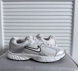Nike V5 RNR Women's Size 8.5