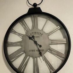 Clock / Decor